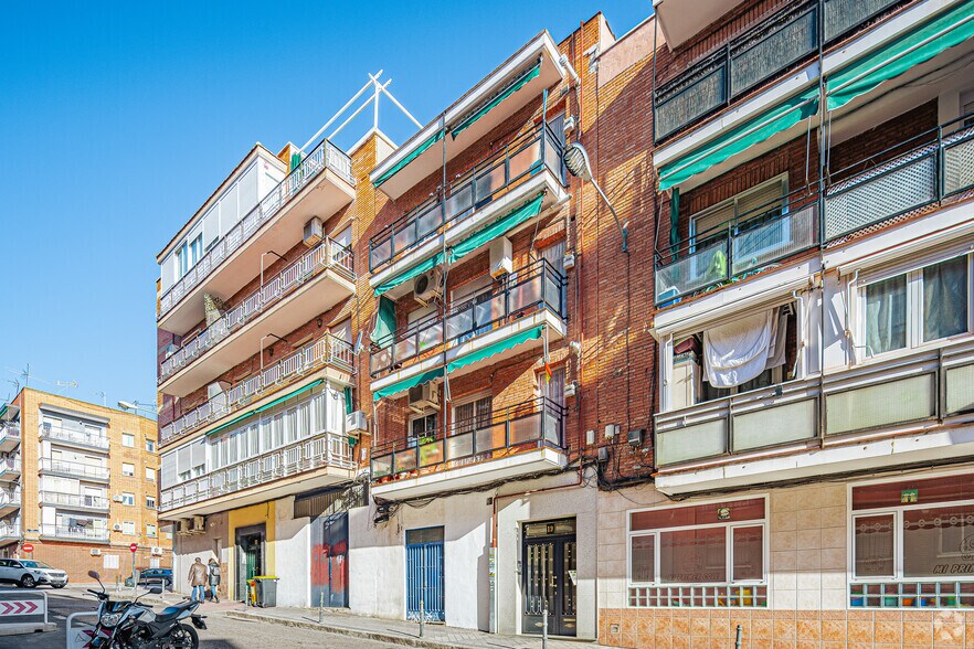 Multifamily in Madrid, Madrid for sale - Primary Photo - Image 1 of 1