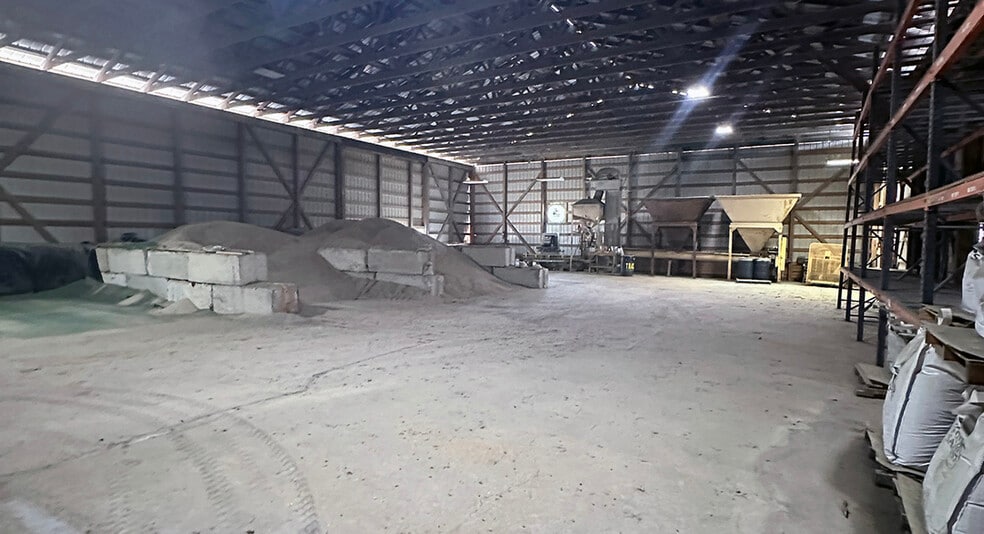 113 Roundabout Rd, Newtown, VA for lease - Interior Photo - Image 3 of 8