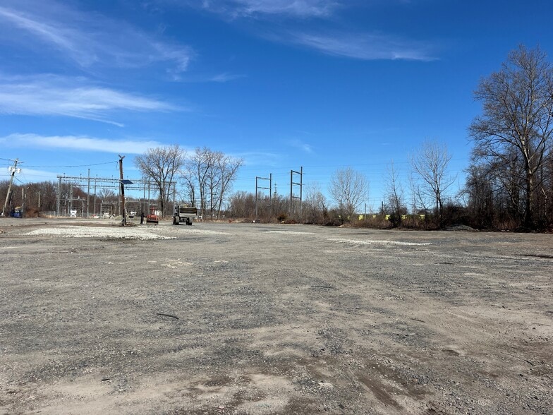 35 Industrial Dr, Hamilton, NJ for lease - Building Photo - Image 3 of 8