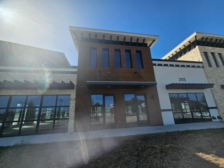 303 E Eldorado Pky, Little Elm, TX for lease - Building Photo - Image 1 of 7