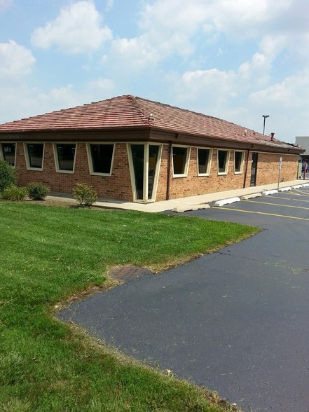 645-699 N Cass Ave, Westmont, IL for lease - Primary Photo - Image 2 of 2