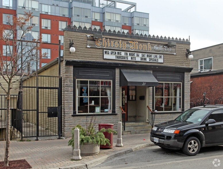 21 Celina St, Oshawa, ON for sale - Primary Photo - Image 2 of 31