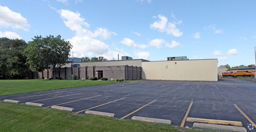 595 Trabold Rd, Rochester, NY for lease - Primary Photo - Image 1 of 4