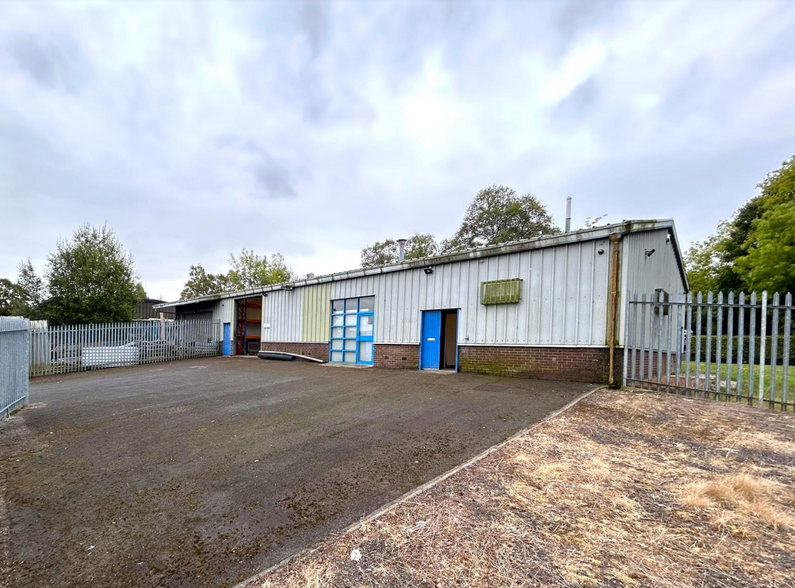 Units 1 & 2 Irongray Rd, Dumfries for lease - Building Photo - Image 1 of 3