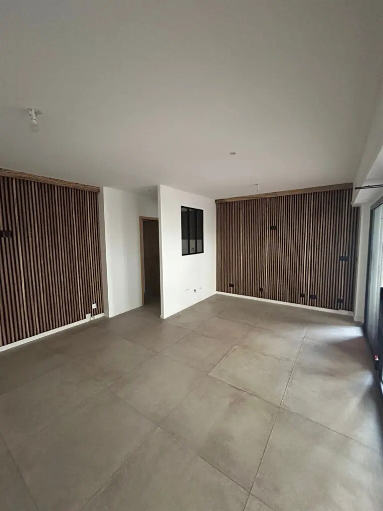 Retail in Enghien-les-Bains for lease Interior Photo- Image 1 of 4