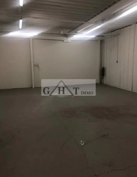 Industrial in Villeneuve-la-Garenne for lease - Interior Photo - Image 3 of 4