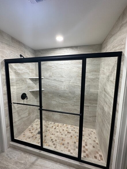 3989 Graham Road, College Station, TX for sale - Interior Photo - Image 3 of 11