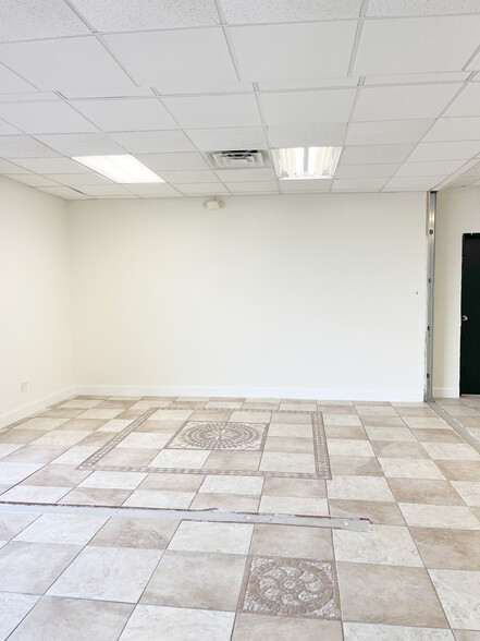 706 Congaree Rd, Greenville, SC for lease - Building Photo - Image 3 of 5