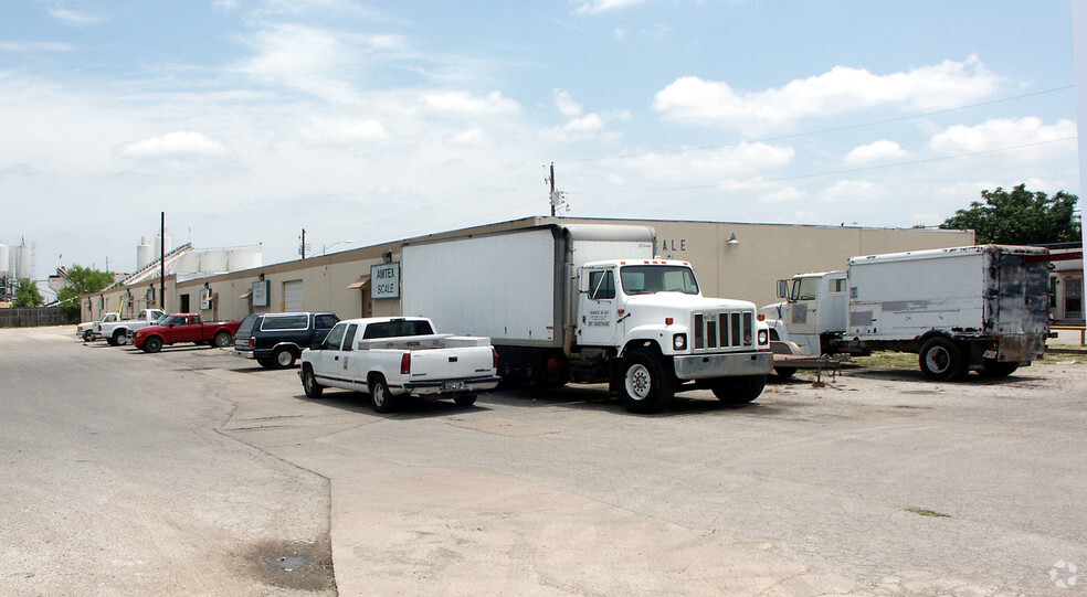 820 Shelby Ln, Austin, TX for lease - Building Photo - Image 3 of 4