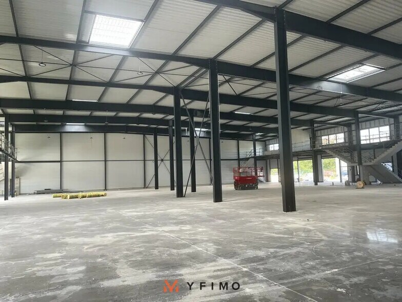 Flex in Morainvilliers for sale - Building Photo - Image 3 of 5