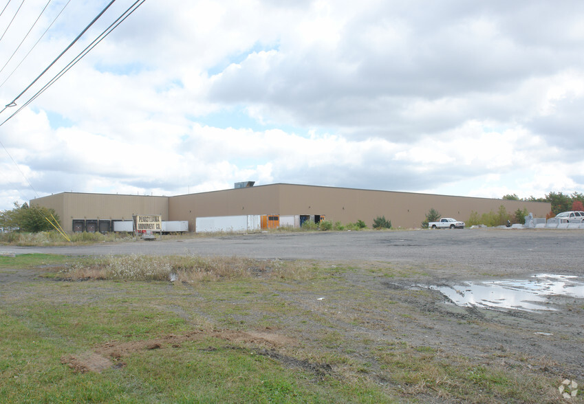 594 Can Do Expy, Hazleton, PA for lease - Building Photo - Image 2 of 3