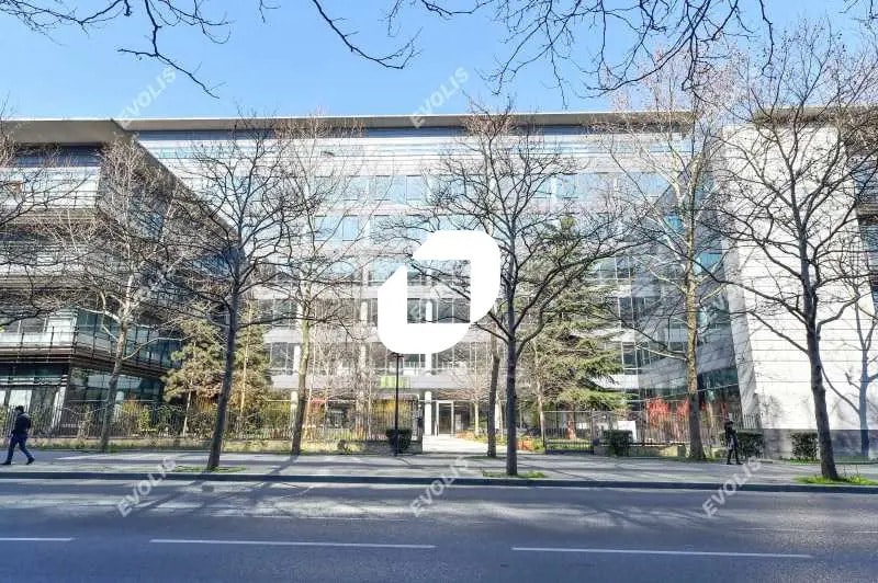 Office in Saint-Denis for lease - Building Photo - Image 2 of 14