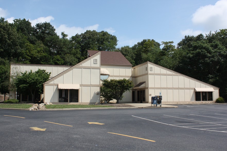 18 Regent Park Blvd, Asheville, NC for sale - Building Photo - Image 1 of 1