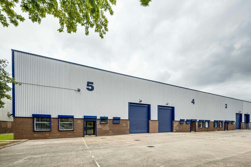 Parkway Trading Estate, Longbridge Rd, Manchester for lease - Building Photo - Image 2 of 14