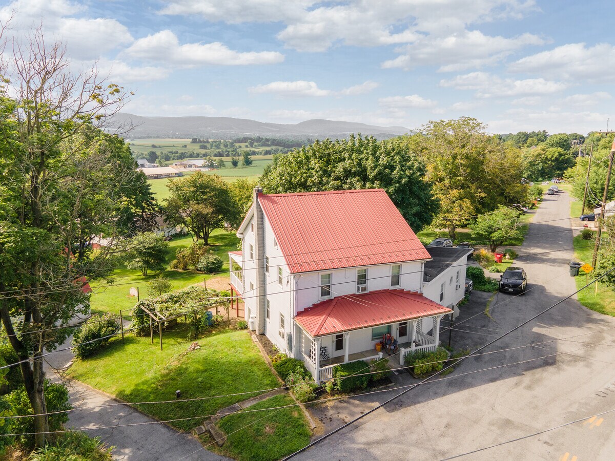 14321 Barkdoll Rd, Hagerstown, MD 21742