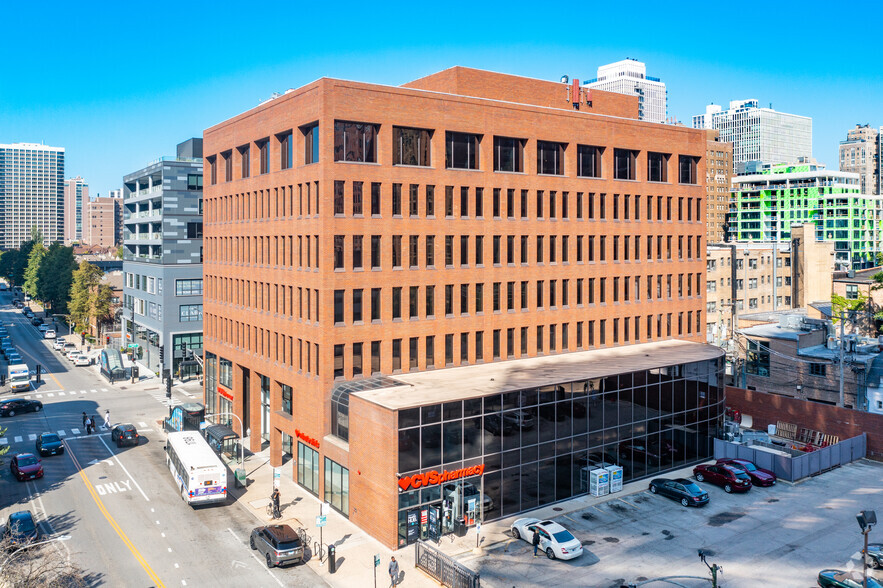 1165 N Clark St, Chicago, IL for lease - Building Photo - Image 1 of 20