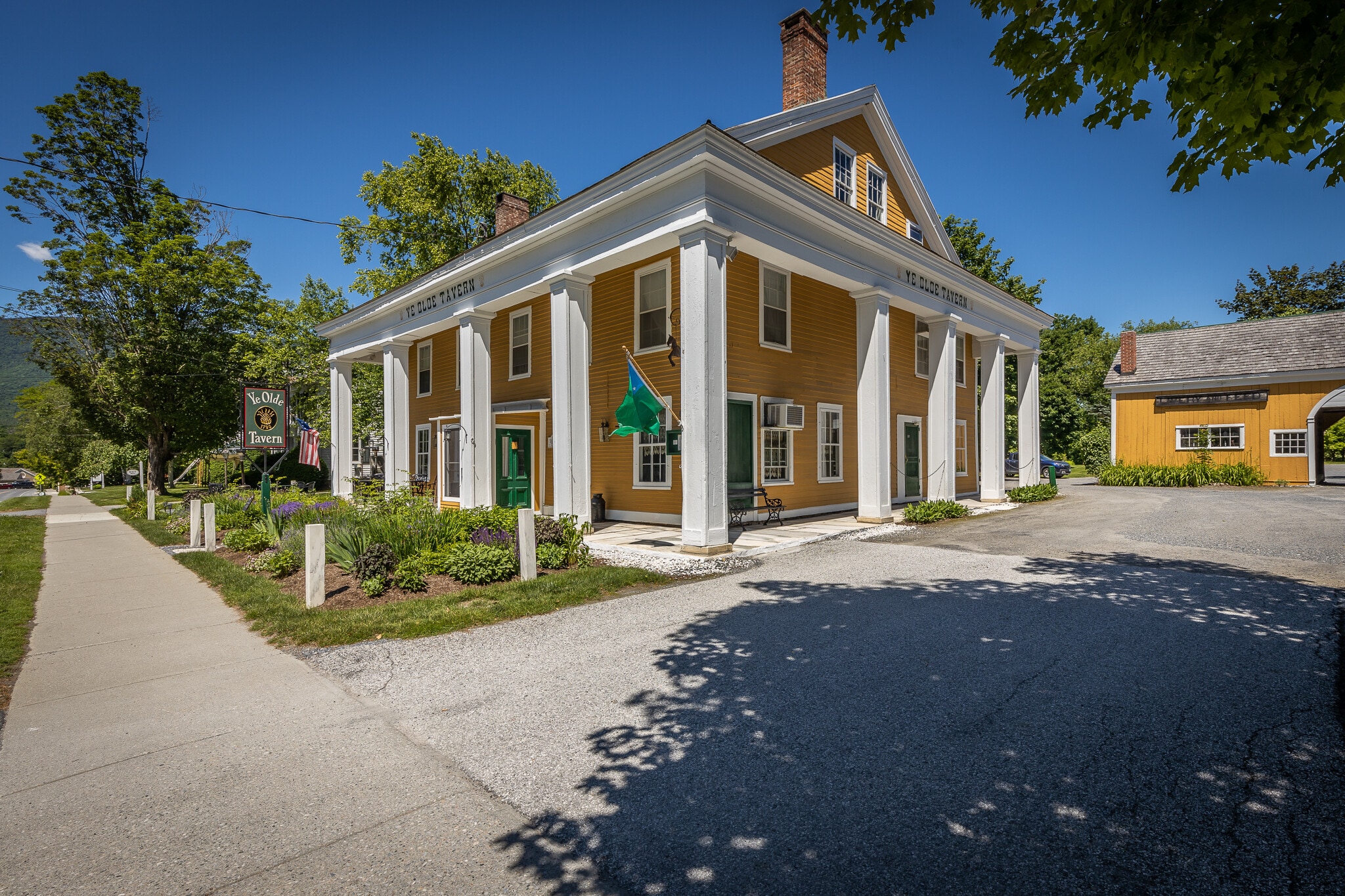 5183 Main, Manchester Center, VT 05255 Ye Olde Tavern