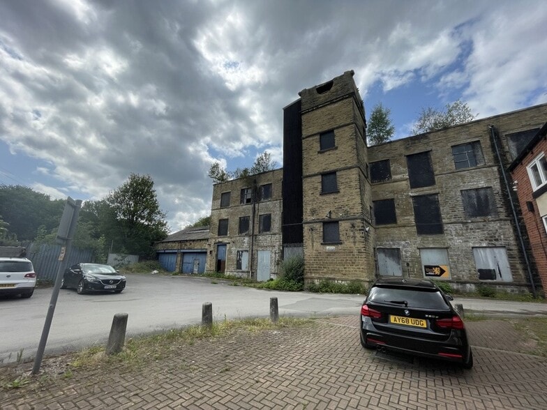 Commercial Road, Leeds for sale - Primary Photo - Image 1 of 4