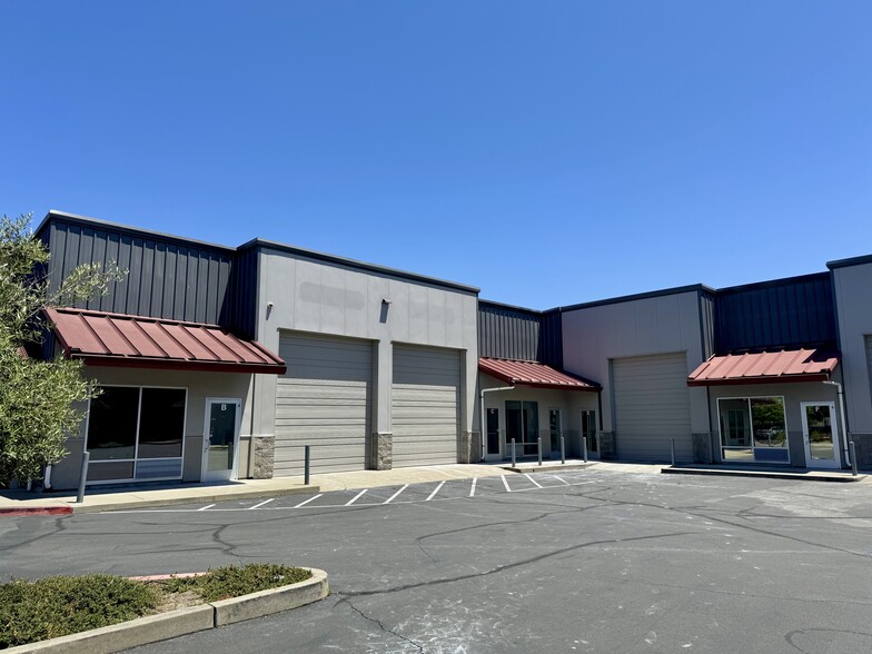 1825 Ferdinand Ct, Santa Rosa, CA for lease - Building Photo - Image 2 of 6