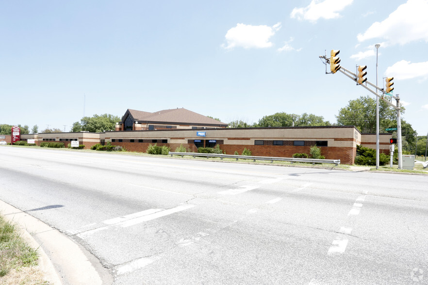 3229 Broadway St, Gary, IN for lease - Building Photo - Image 1 of 21