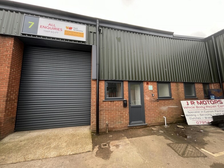 35 Willis Way, Poole for lease - Building Photo - Image 2 of 20