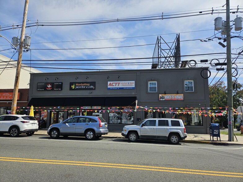 1029-1035 Broad St, Bloomfield, NJ for lease - Building Photo - Image 3 of 13