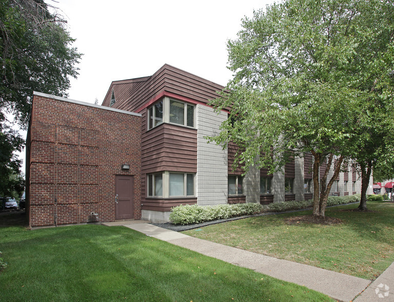 241 Cleveland Ave S, Saint Paul, MN for lease - Building Photo - Image 2 of 7