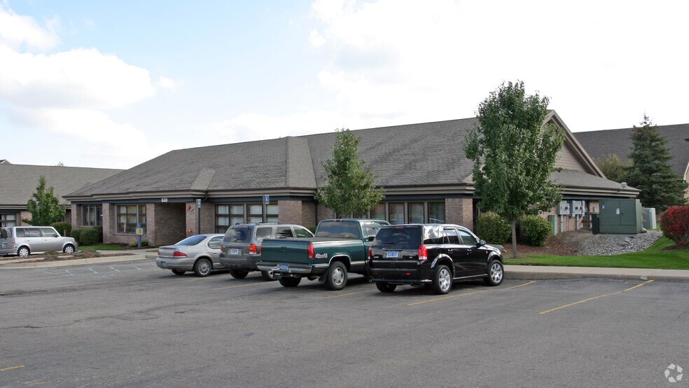 839 Centennial Way, Lansing, MI for lease - Building Photo - Image 2 of 6