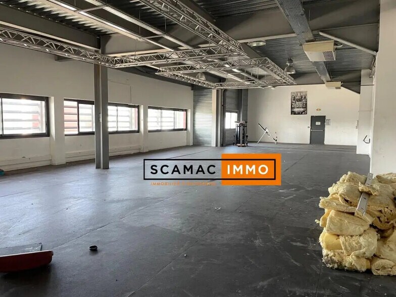 Office in La Crau for lease - Interior Photo - Image 1 of 4