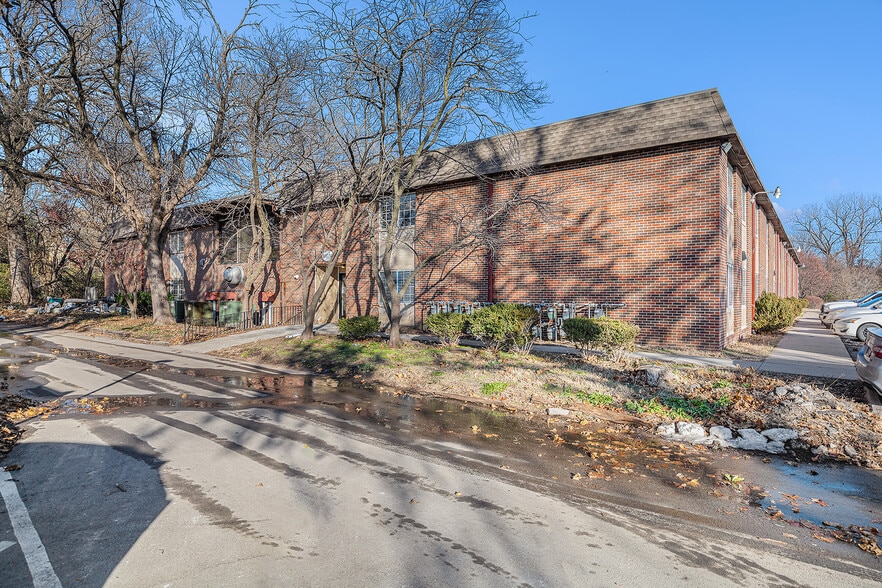 6016 Leavenworth Rd, Kansas City, KS for sale - Building Photo - Image 3 of 23