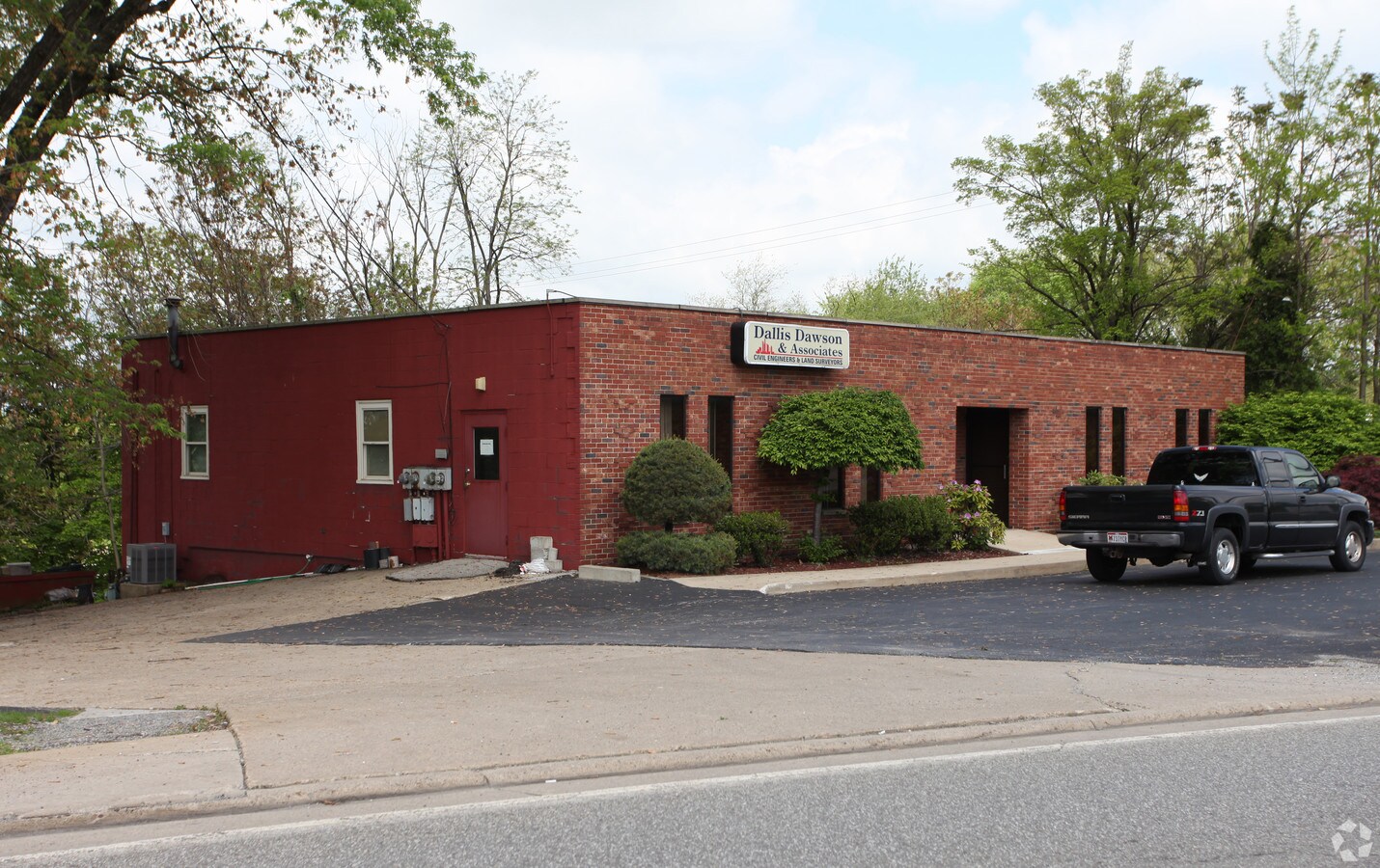 16165 St Clair Ave, East Liverpool, OH 43920