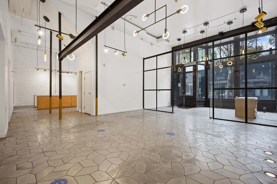 220-228 SW 1st Ave, Portland, OR for sale - Building Photo - Image 3 of 15