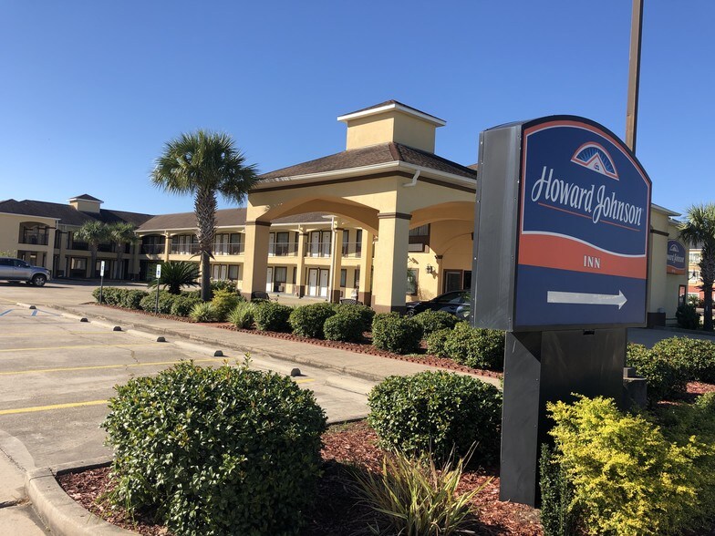 2215 Frontage Rd, Lafayette, LA 70501