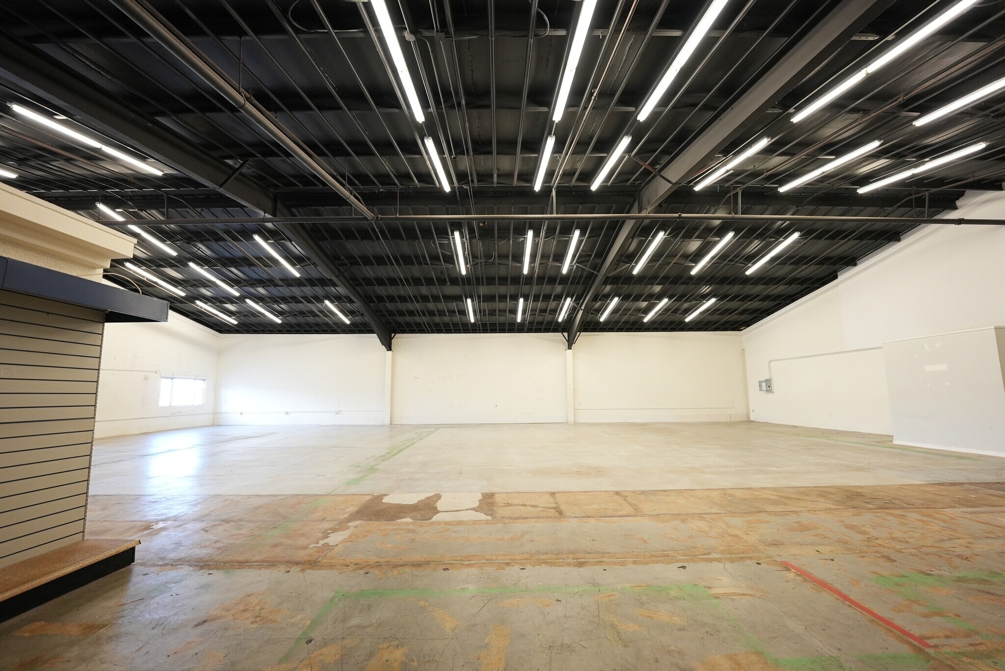 46174 Kahuhipa St, Kaneohe, HI 96744 Showroom and Warehouse Space