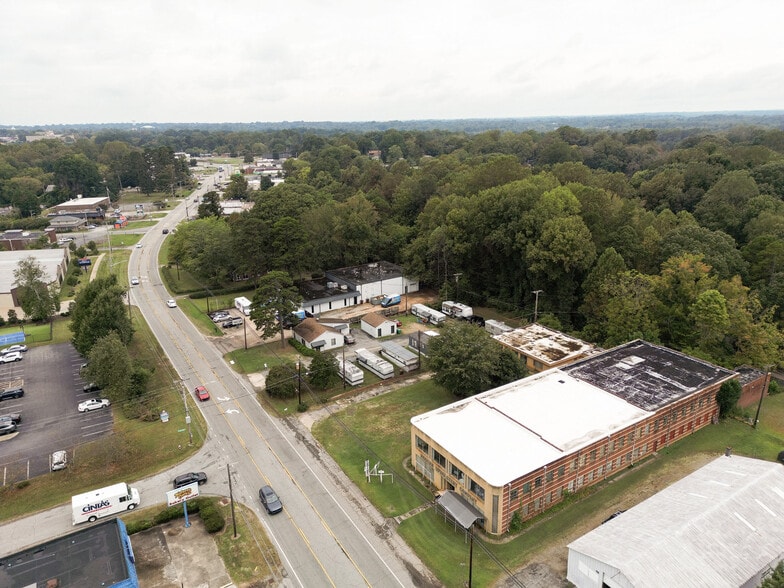 Retail / Showroom with frontage. portfolio of 4 properties for sale on LoopNet.com - Aerial - Image 3 of 18