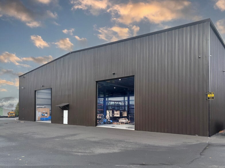 36366 Industrial Way, Sandy, OR for lease - Building Photo - Image 1 of 5