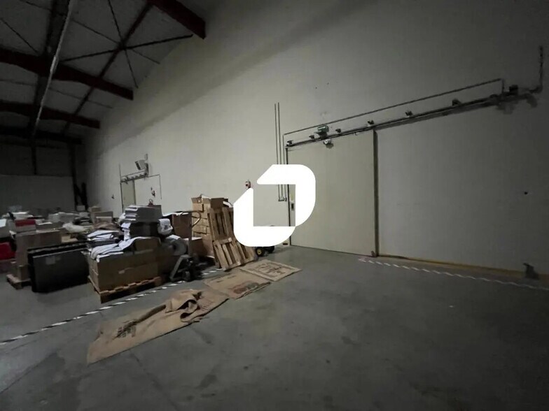 Office in Wormhout for lease - Interior Photo - Image 3 of 19