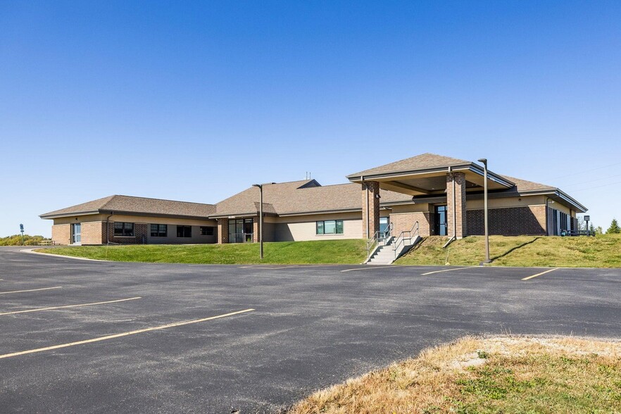 1004 N Loeffler Ave, Caledonia, MN for sale - Building Photo - Image 2 of 3