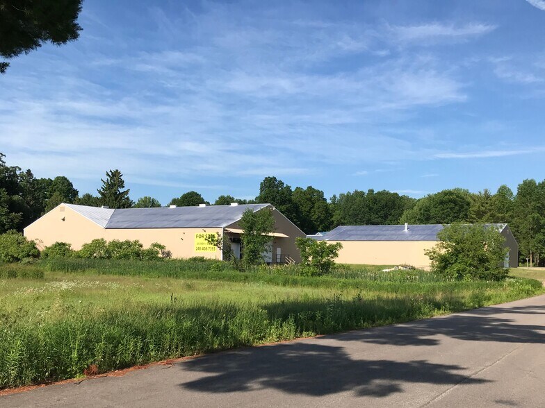 220 N Bellevue St, Embarrass, WI 54933