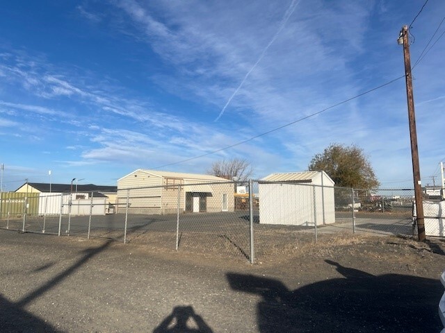 30917 Follett Ln, Hermiston, OR for lease - Building Photo - Image 1 of 3