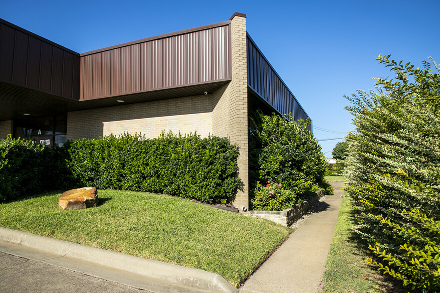 3300 Joyce Dr, Fort Worth, TX for lease - Building Photo - Image 3 of 10