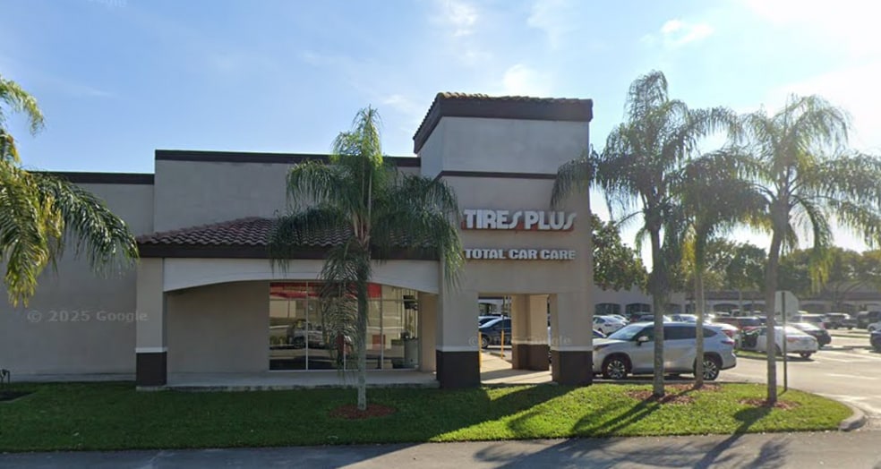 15401-15469 SW 137th Ave, Miami, FL for lease - Building Photo - Image 2 of 8