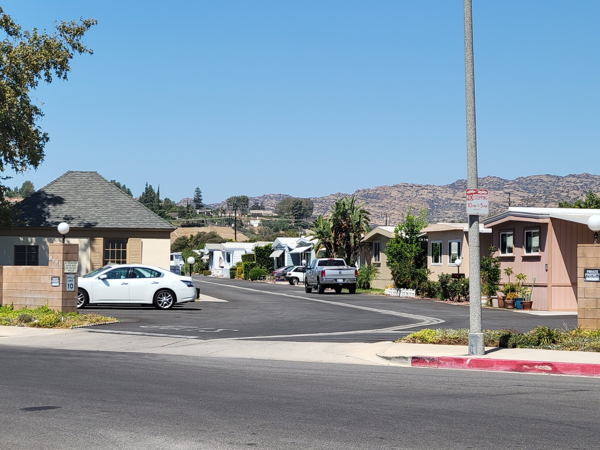 8901 Eton Ave, Canoga Park, CA for sale Primary Photo- Image 1 of 1