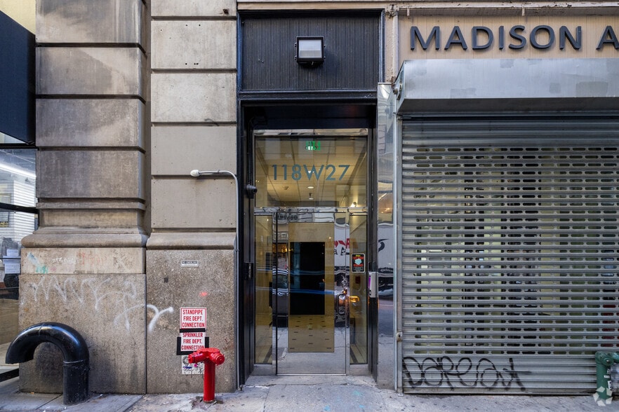 118-120 W 27th St, New York, NY for sale - Building Photo - Image 2 of 7