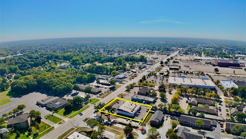 8017-8067 N Wayne Rd, Westland, MI for lease - Building Photo - Image 3 of 7