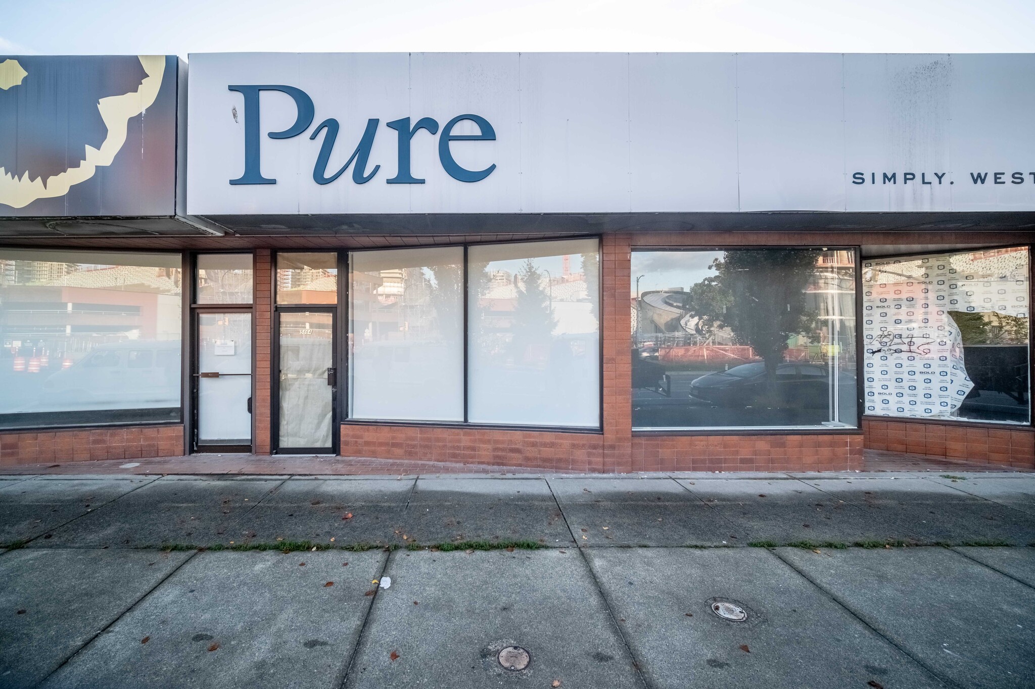 5812-5888 Cambie St, Vancouver, BC for lease Building Photo- Image 1 of 10