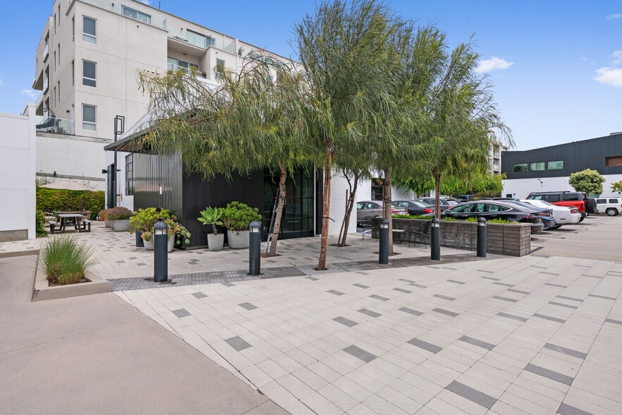 4095-4115 Redwood Ave, Marina Del Rey, CA for lease - Building Photo - Image 2 of 15