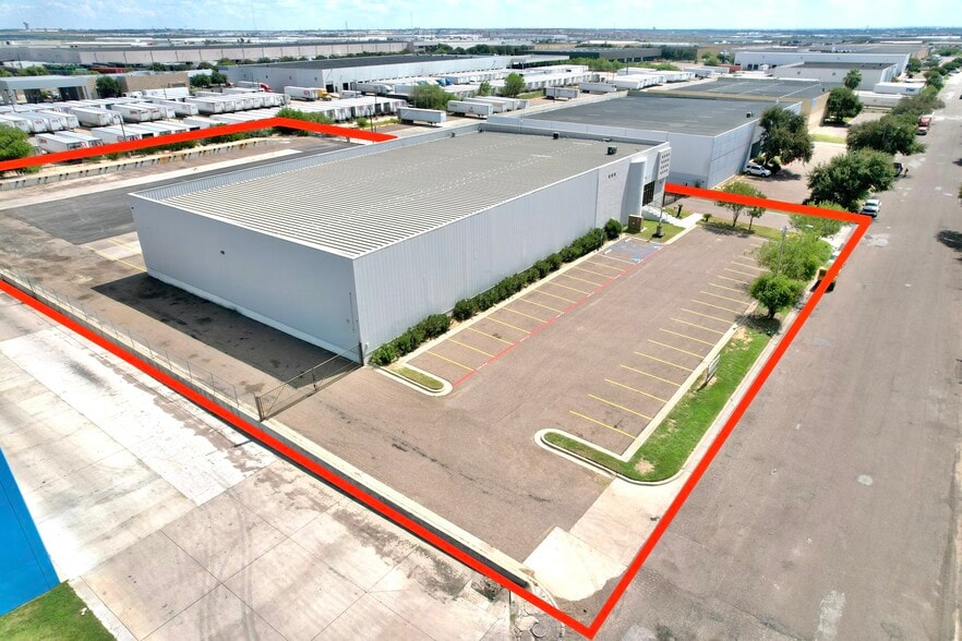 14619 Archer Dr, Laredo, TX for lease - Building Photo - Image 1 of 14