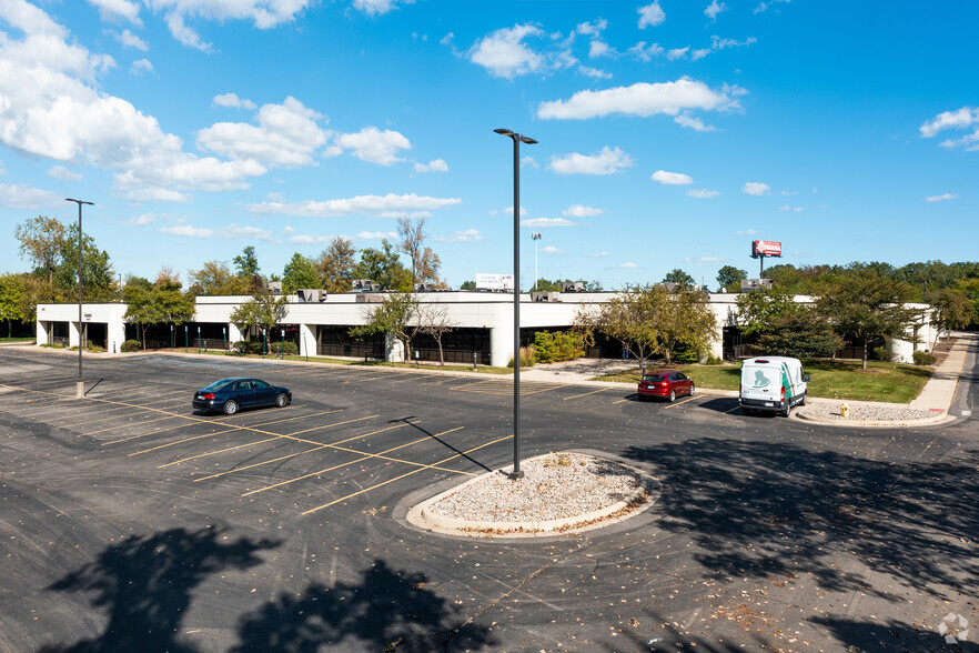 15041 S Commerce Dr, Dearborn, MI for lease - Building Photo - Image 3 of 7