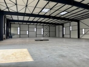 2 rue de l'industrie, Longperrier for lease Interior Photo- Image 2 of 2